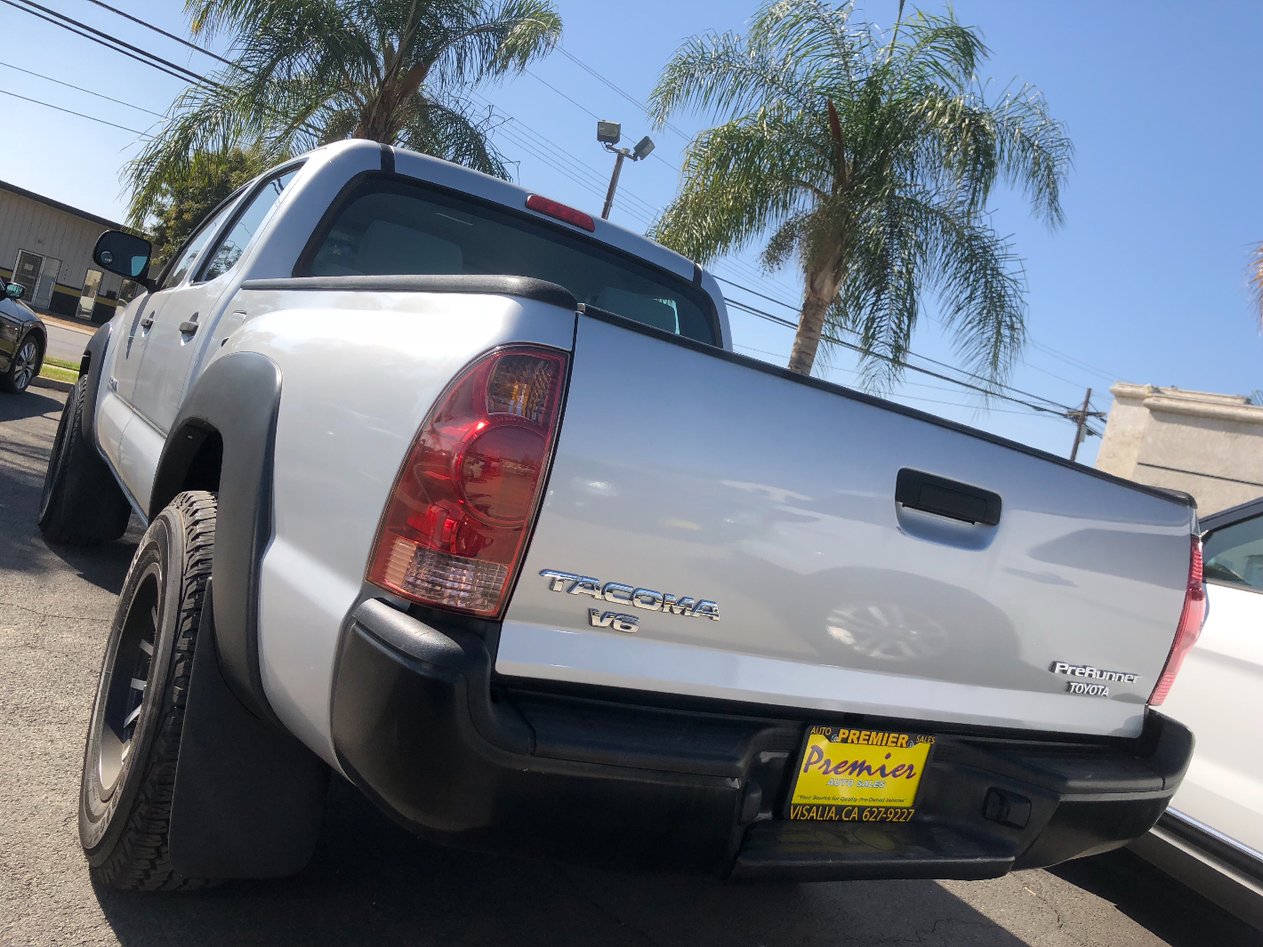 Toyota Tacoma PreRunner 2008: Petualang Jalan Raya yang Handal