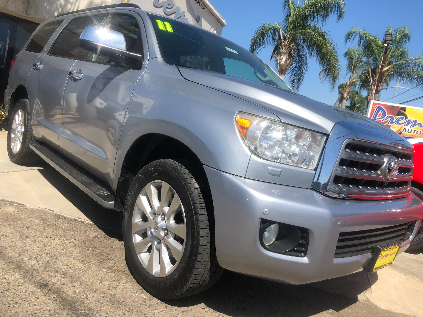 Toyota sequoia 2011