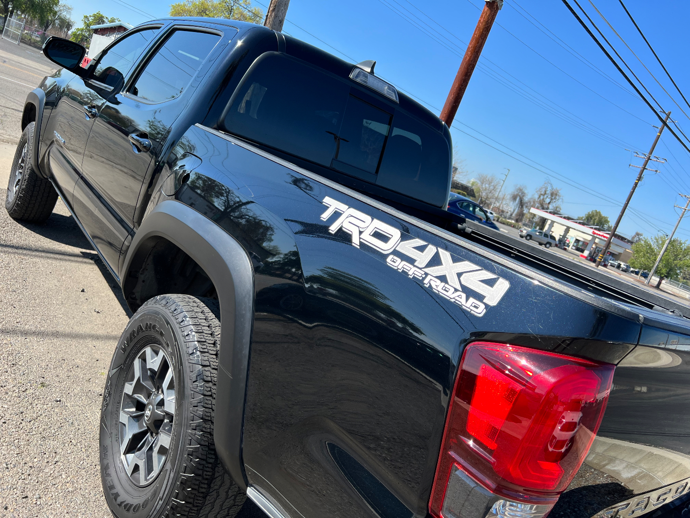 2019 TOYOTA Tacoma Dbl Cab 4WD V6 Off Road Pkg at Premier Auto Visalia